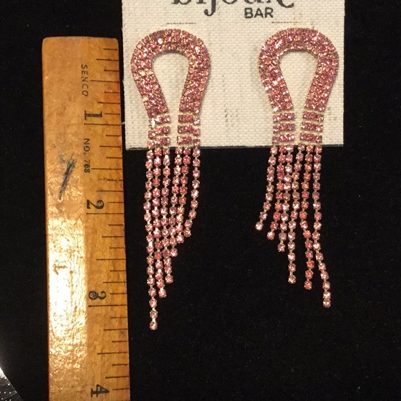 Uncas Pink Dangle Earrings 💕💕💕💕💕💕💕 - Picture 4 of 5